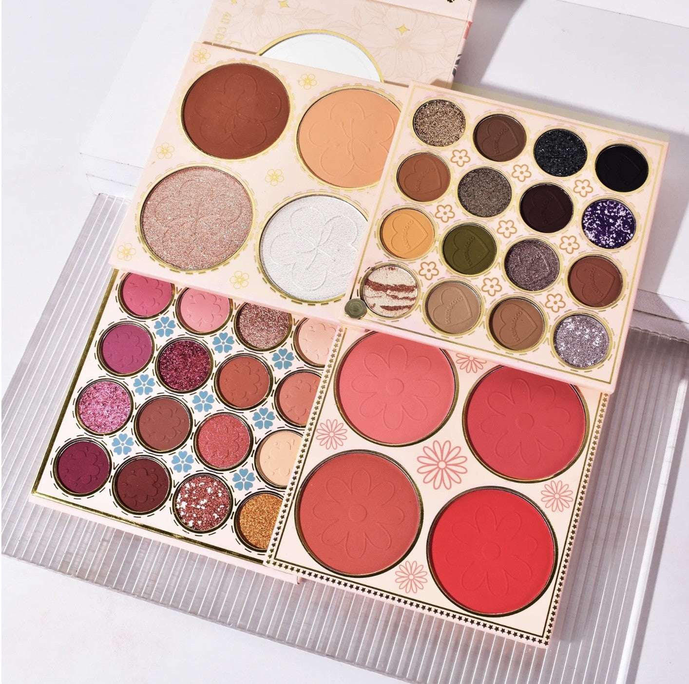 Set of 6 palettes, 40 colors - KC244560 - Kevin & Coco