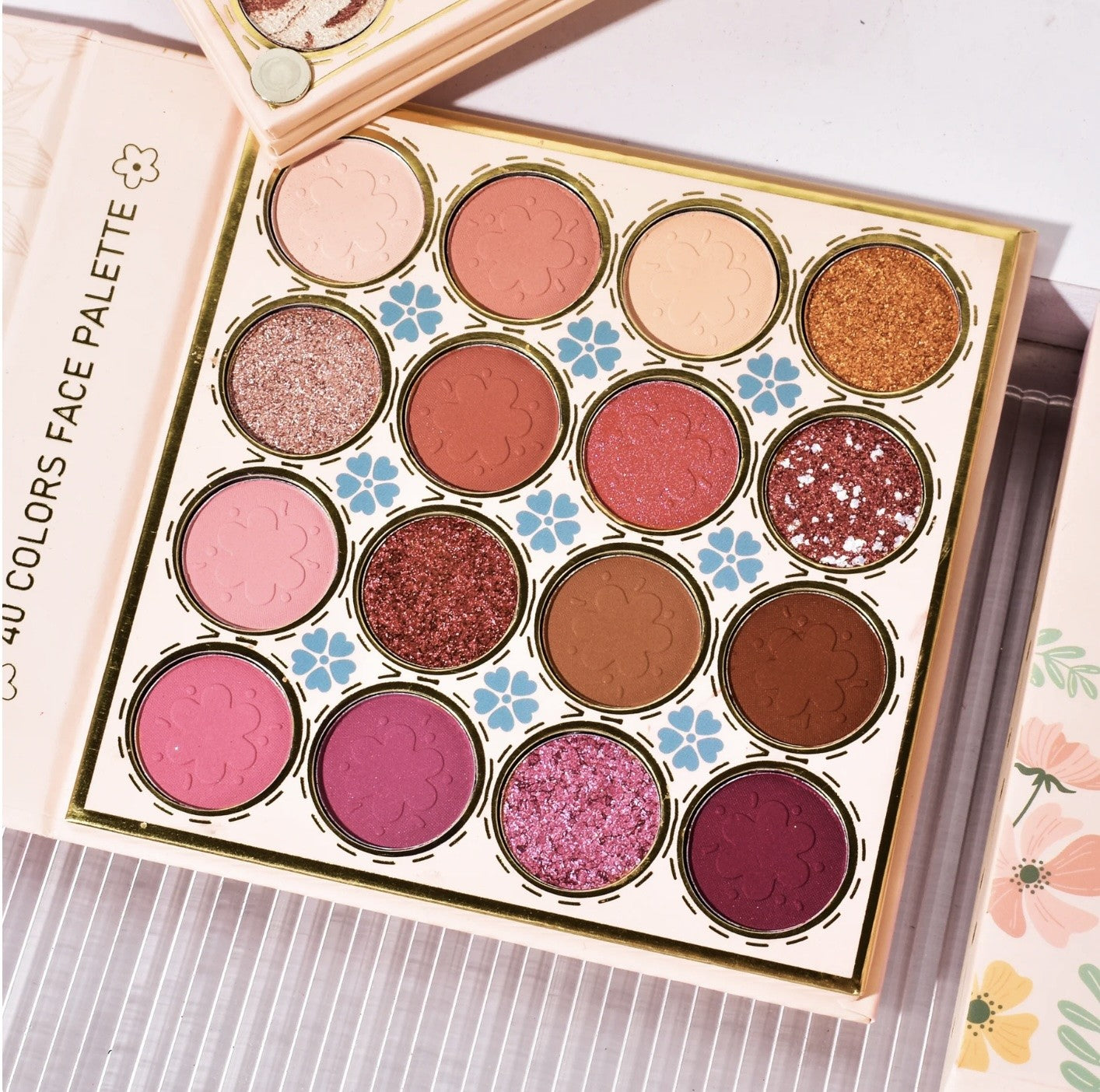 Set of 6 palettes, 40 colors - KC244560 - Kevin & Coco