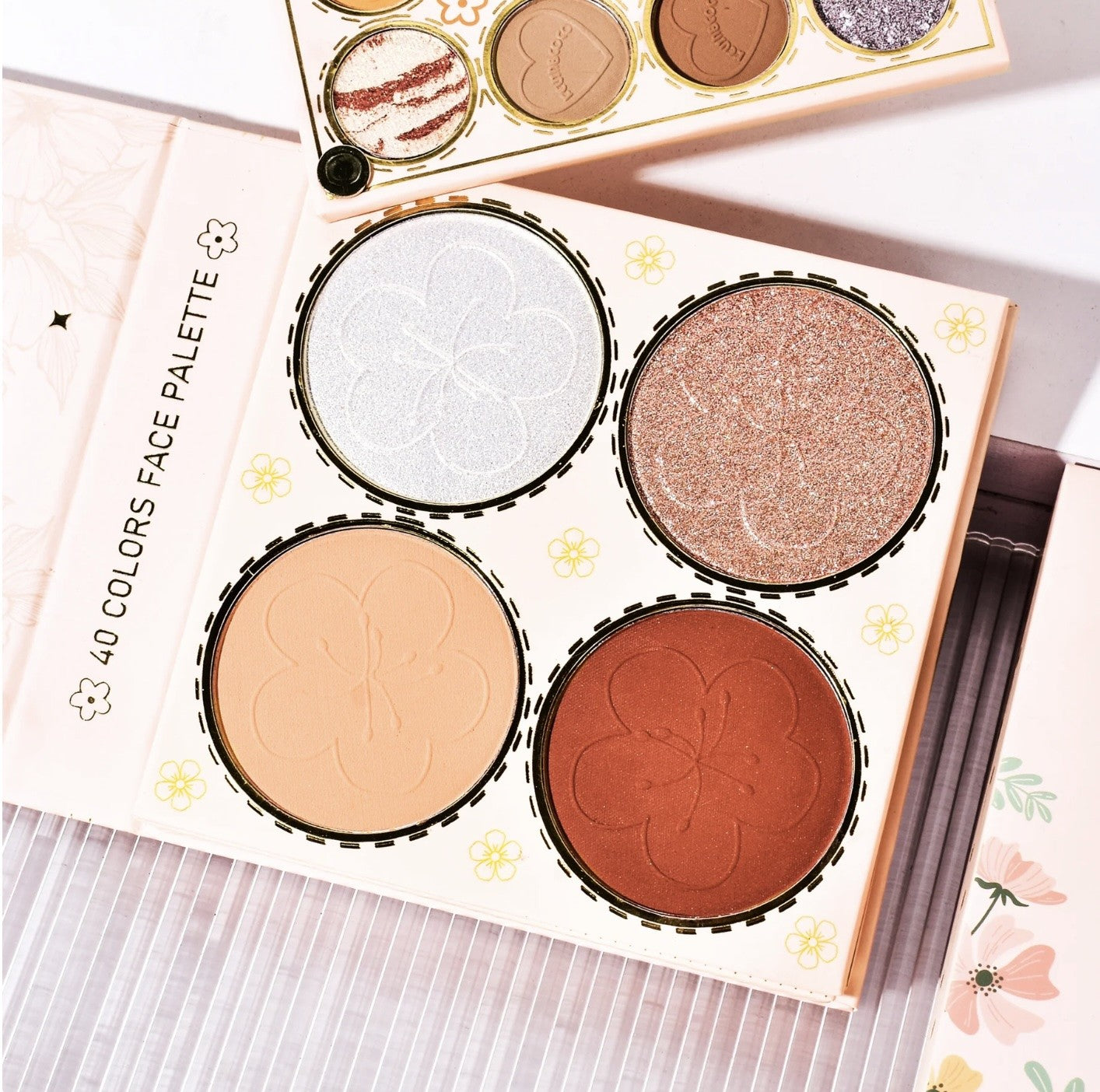 Set of 6 palettes, 40 colors - KC244560 - Kevin & Coco